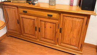 Aparador de comedor de madera