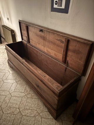Cassapanca in legno massello