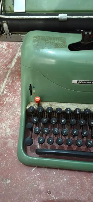 Máquina de escribir Hispano Olivetti Lexicon 80