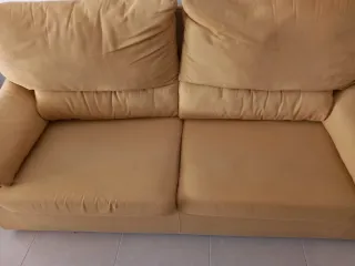 Sofá de tela de algodon en color beige, buen estad