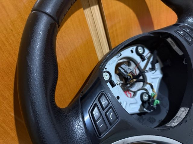 Volante BMW estilo M E90 E91 E92 E81 E82 E83
