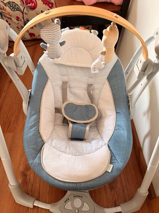 Columpio bebé compacto con melodías