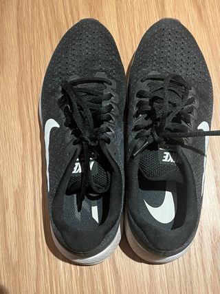 Nike Air Zoom Vomero 13 Negro/Blanco