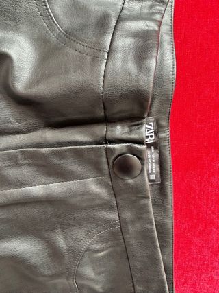 Pantaloni Zara similpelle neri