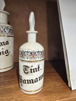 4 Albarelos, botes o tarros de Farmacia antiguos