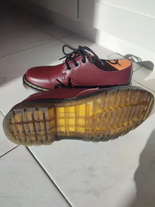 ZAPATOS RÉPLICA DR MARTENS 1461 T39 ROJOS