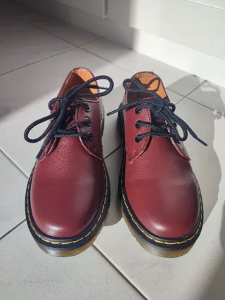 ZAPATOS RÉPLICA DR MARTENS 1461 T39 ROJOS