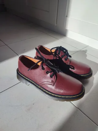 ZAPATOS RÉPLICA DR MARTENS 1461 T39 ROJOS