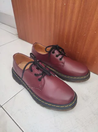 ZAPATOS RÉPLICA DR MARTENS 1461 T39 ROJOS