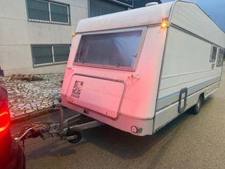 Se vende coche y caravana