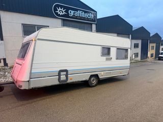 Se vende coche y caravana