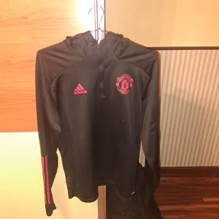 Sudadera Manchester United Adidas Negra Rosa
