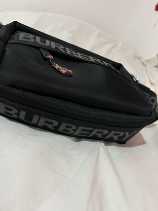 Riñonera Burberry Negra Logo