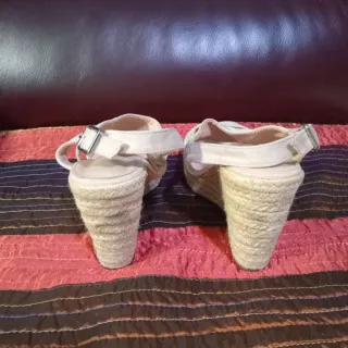 Sandalias cuña beige talla 40