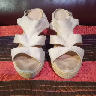 Sandalias cuña beige talla 40