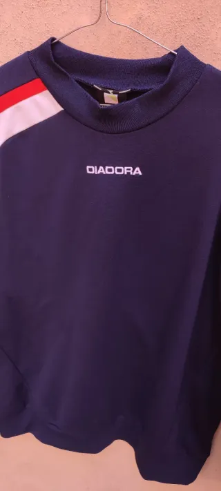 Felpa Diadora blu con inserti rossi e bianchi