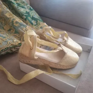 Vestido de fallera niña 3-6 años, con 2 corpiños.