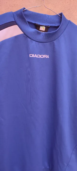 Felpa Diadora Blu con Dettagli Bianchi