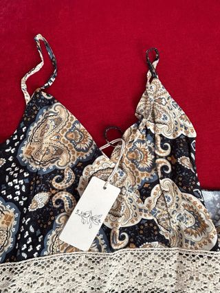 Abito fantasia a spalline