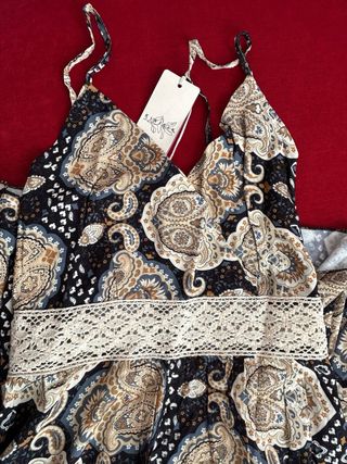 Abito fantasia a spalline