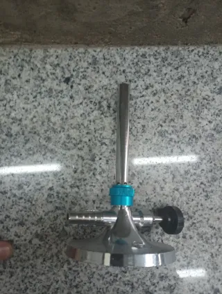 Mechero Bunsen de laboratorio