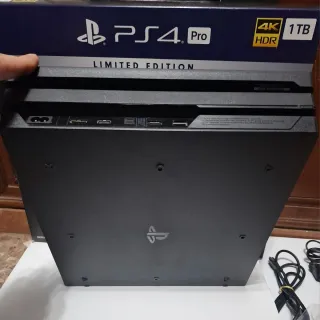 PLAYSTATION 4 PRO. Edición especial Kingdom Hearts