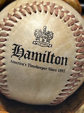 Pelota y guante Hamilton Béisbol