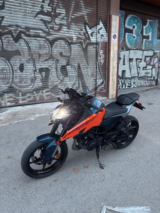 KTM Duke 125 2024 Azul/Naranja