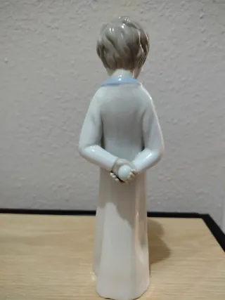 Figura antigua niño porcelana