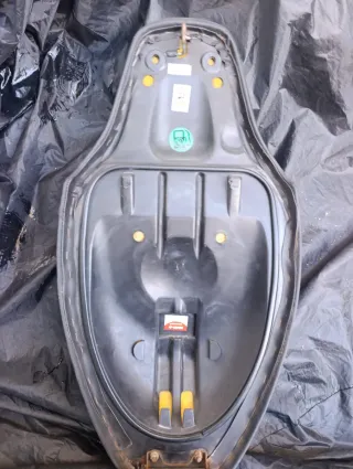 Asiento Yamaha Jog R/RR