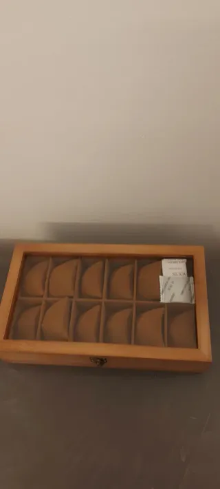 Scatola porta orologi in legno con 12 posti