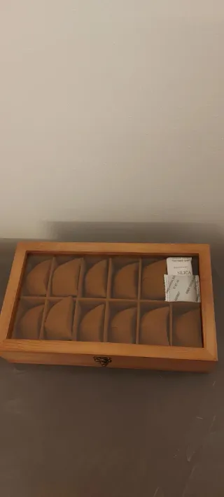 Scatola porta orologi in legno con 12 posti