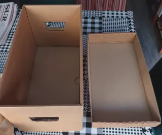 Caja cartón 125 discos vinilo singles