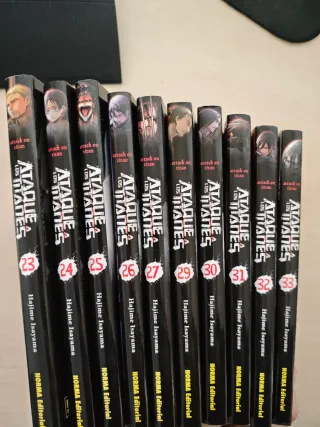 Ataque a los titanes 23