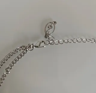 Collar Stradivarius azul y plateado