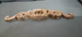 Copete antiguo de madera para muebles