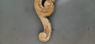 Copete antiguo de madera para muebles