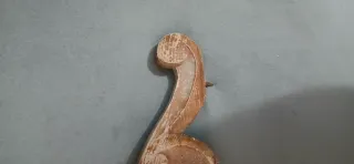 Copete antiguo de madera para muebles