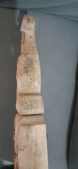 Copete antiguo de madera para muebles