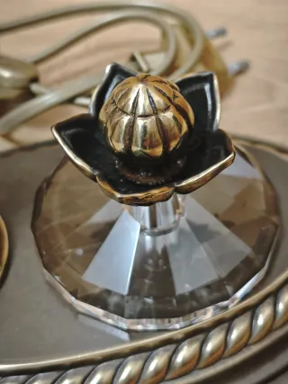 Lámpara de mesa bronce y cristal