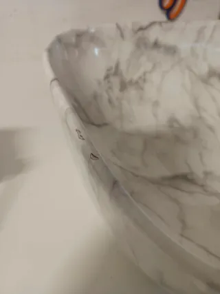 Lavabo sobre encimera efecto mármol