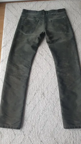 Pantalón vaquero Pull and Bear verde oliva