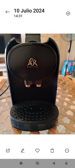 Cafetera LOR Barista Azul y cafetera Krips roja