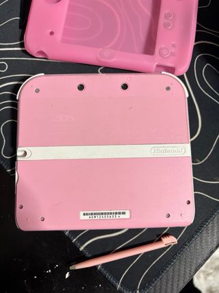 Nintendo 2DS Rosa + Mario Kart 7