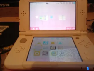 New Nintendo 3DS XL Rosa y blanca