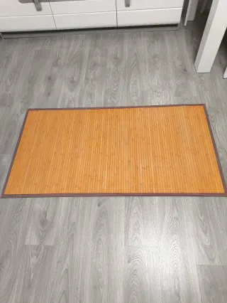 Alfombra de bambú y tela