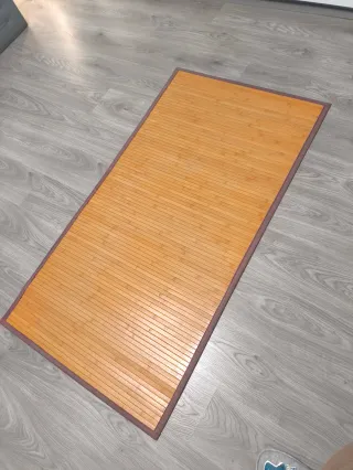 Alfombra de bambú y tela
