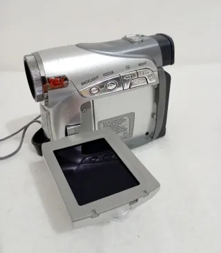 Cámara JVC 800x Digital Zoom Mini DV