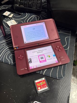 Nintendo DSi XL Roja