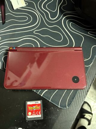 Nintendo DSi XL Roja